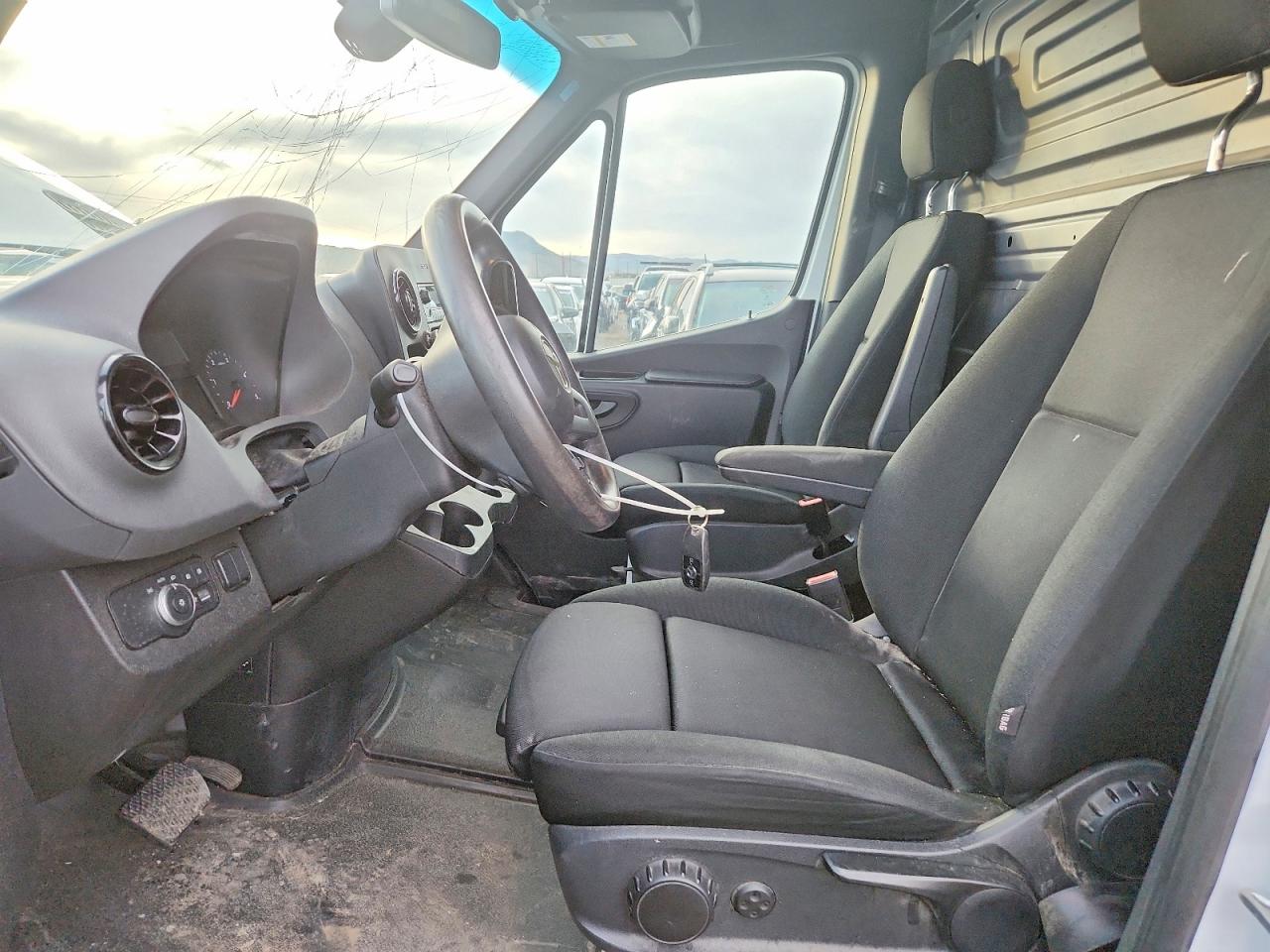 2021 MERCEDES-BENZ SPRINTER 2500 photo 7