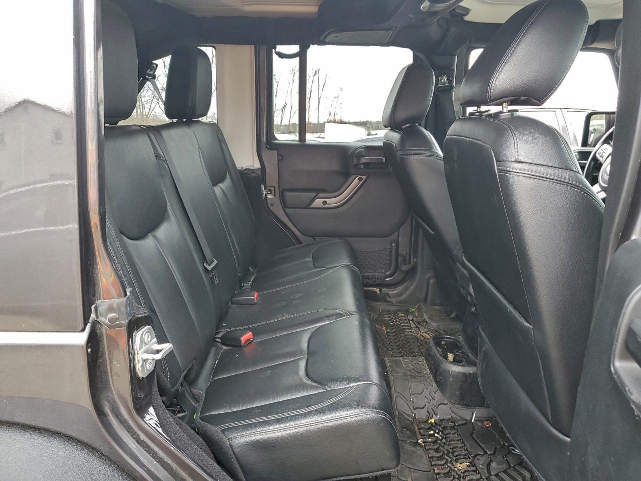 2018 JEEP WRANGLER UNLIMITED SAHARA photo 21