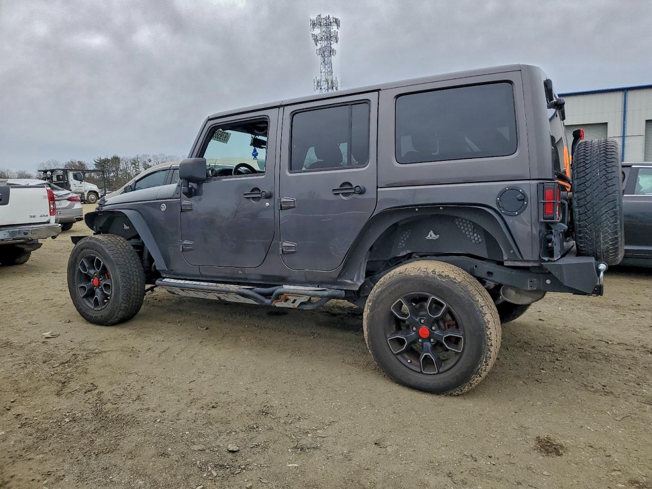 2018 JEEP WRANGLER UNLIMITED SAHARA photo 3