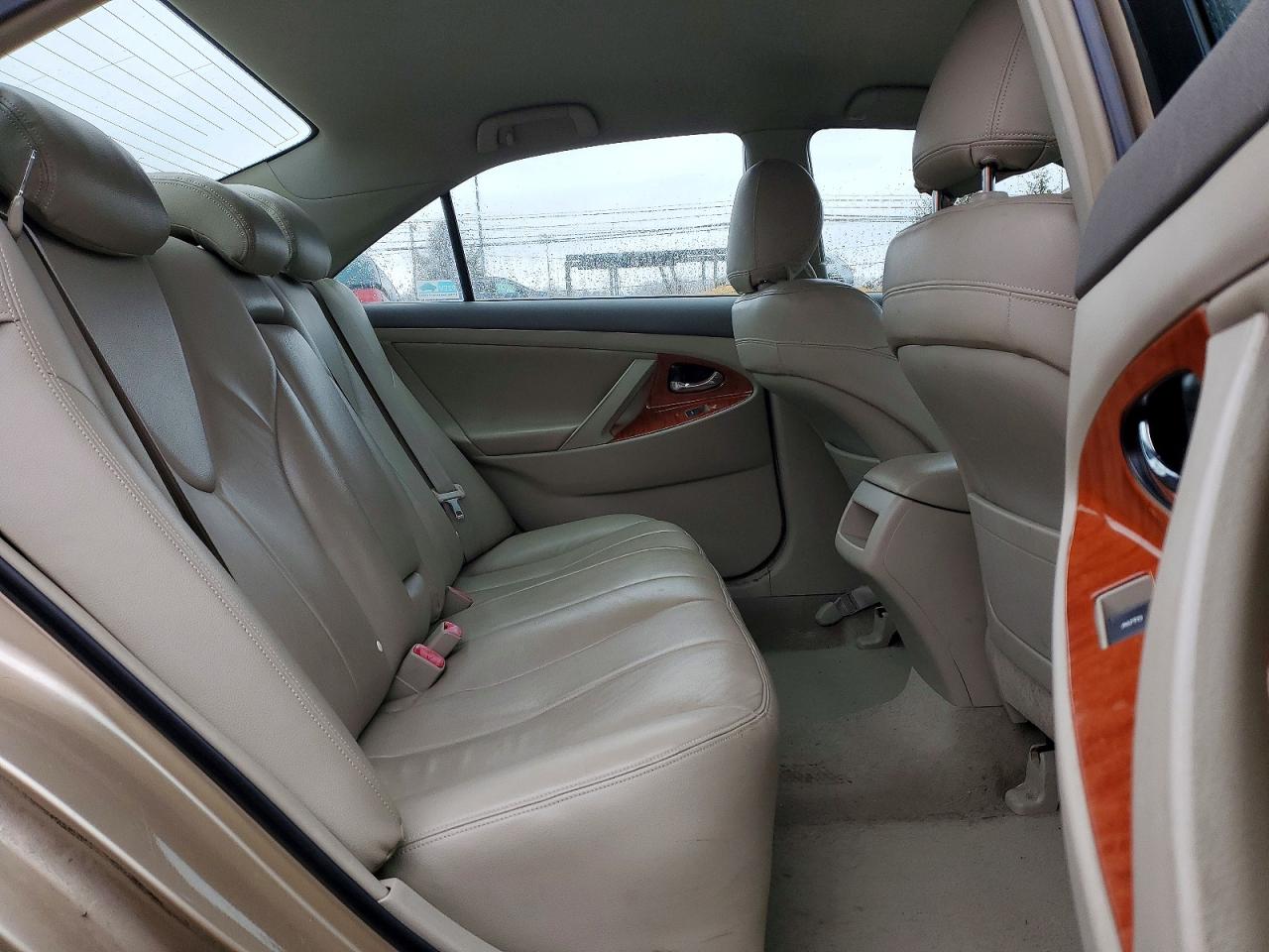 2011 TOYOTA CAMRY BASE photo 10