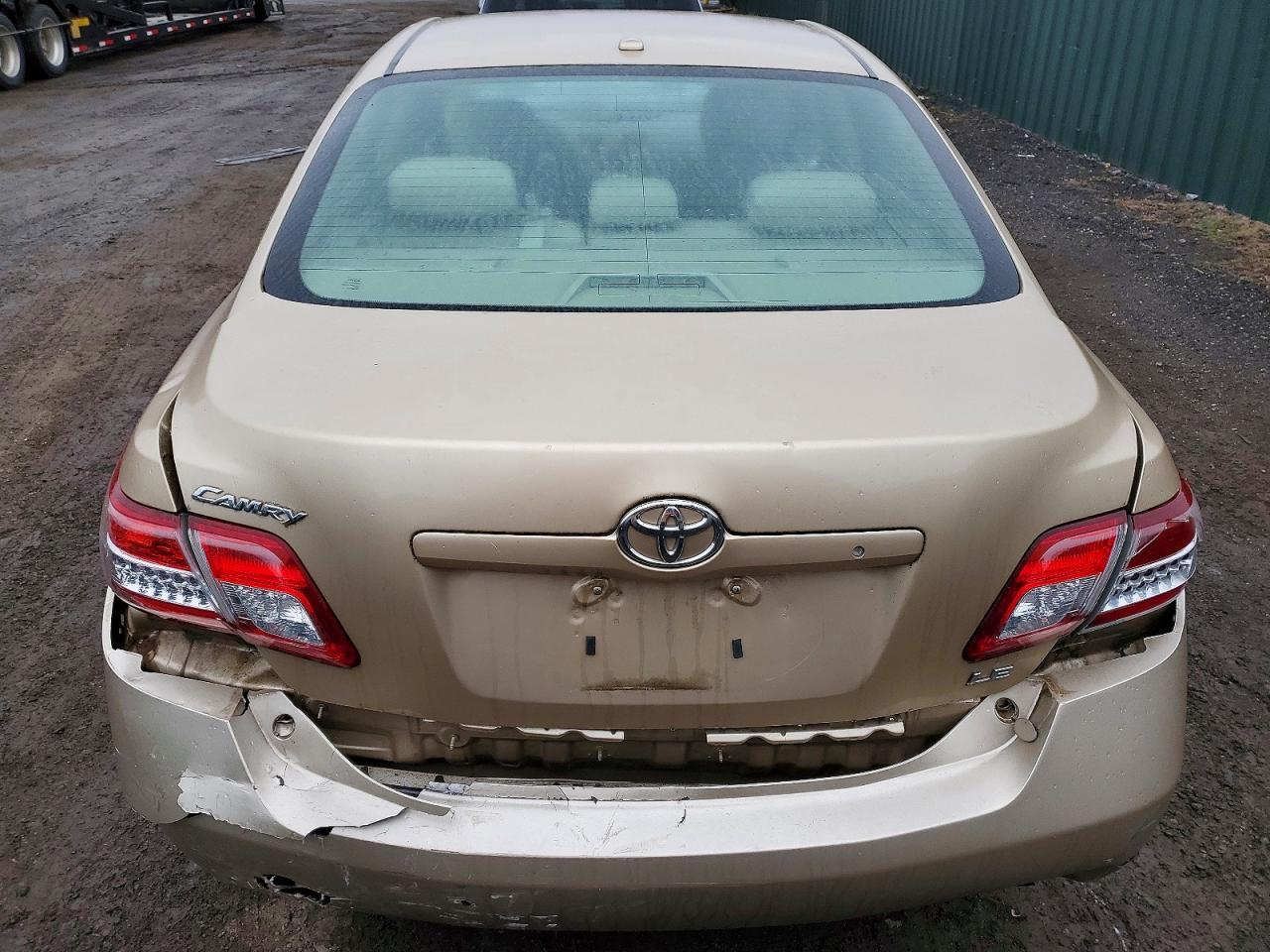 2011 TOYOTA CAMRY BASE photo 6