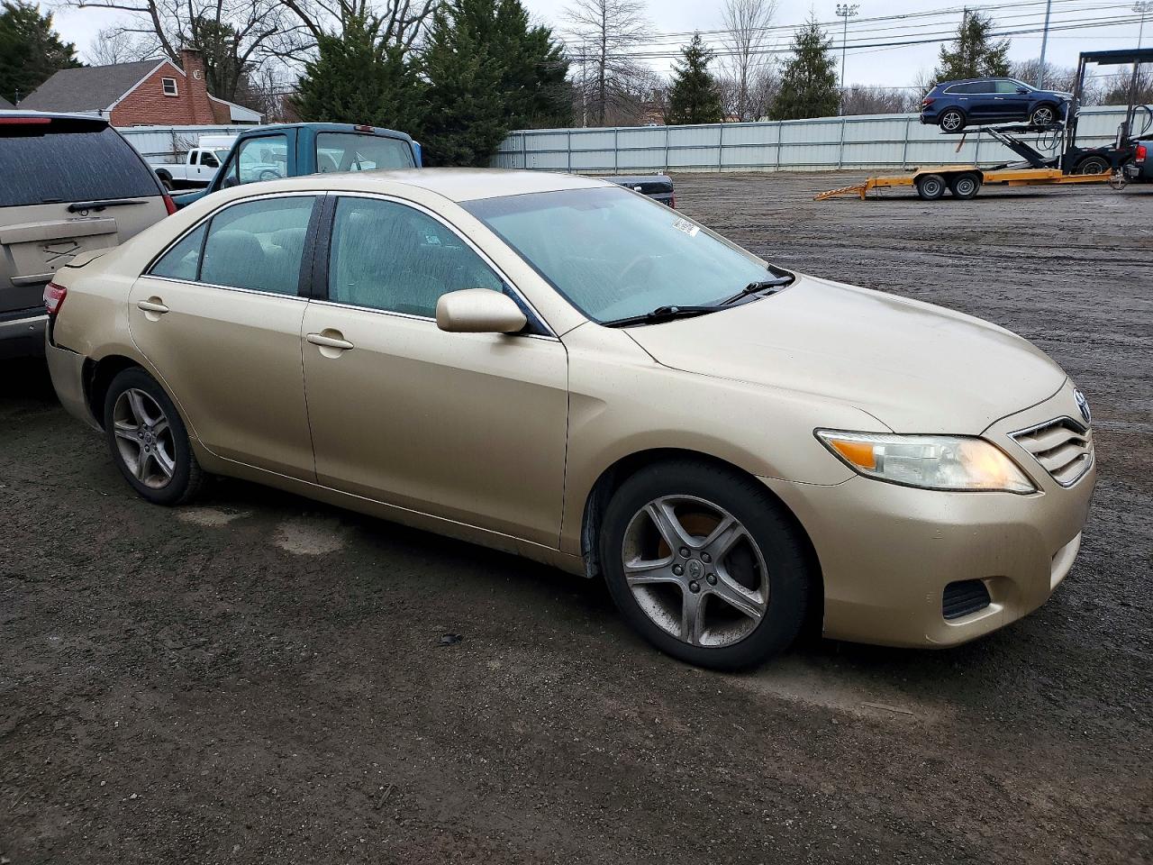 2011 TOYOTA CAMRY BASE photo 4