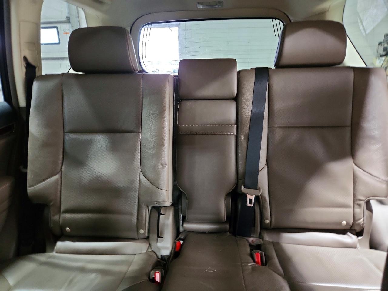 2016 LEXUS GX 460 photo 10