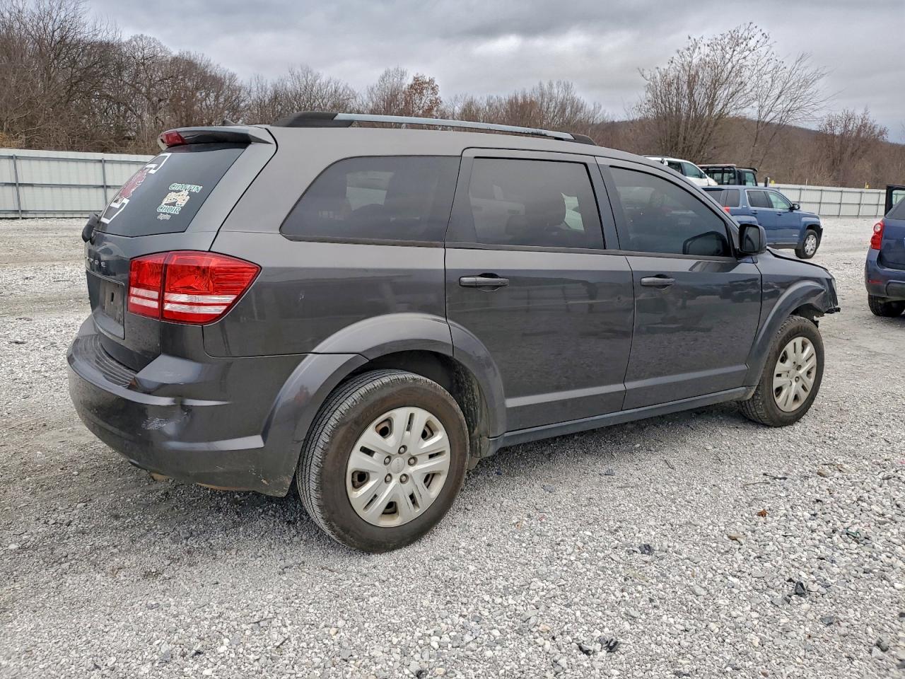 2017 DODGE JOURNEY SE photo 3