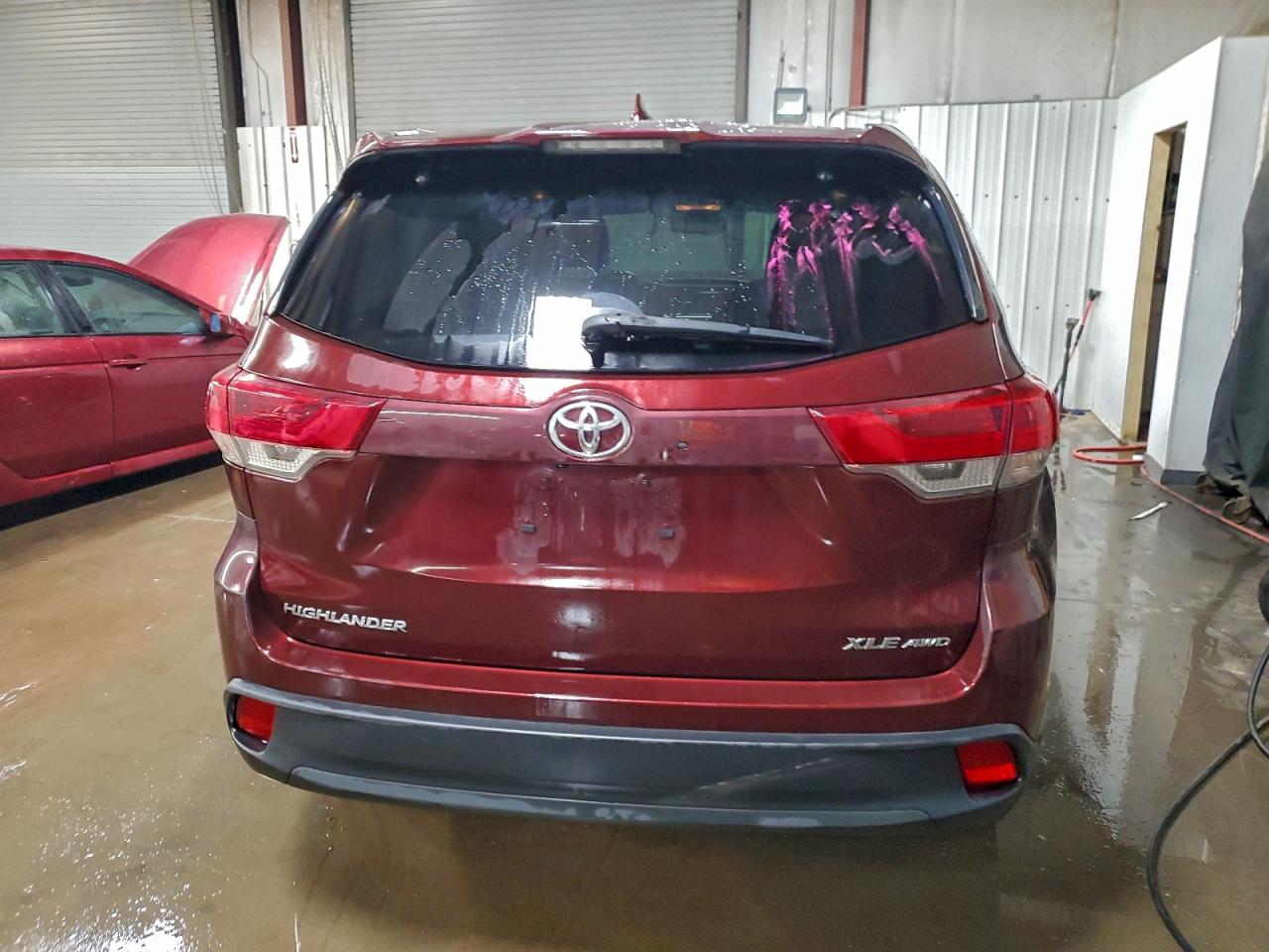 2019 TOYOTA HIGHLANDER XLE photo 11