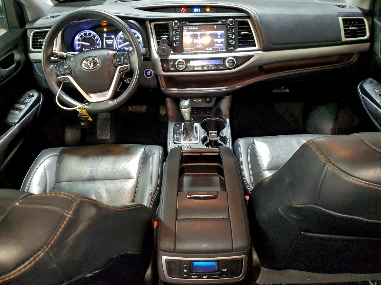 2019 TOYOTA HIGHLANDER XLE photo 15