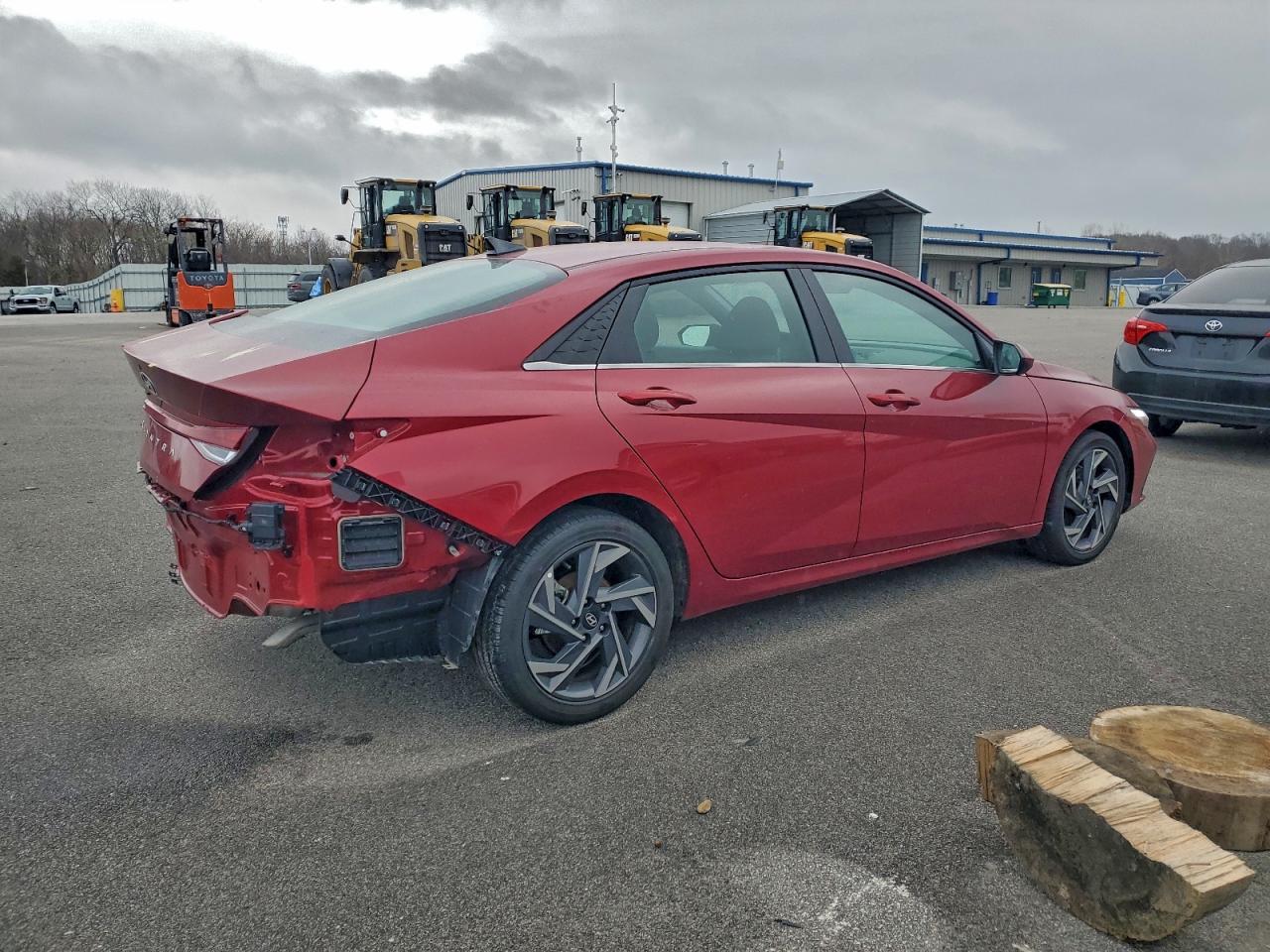 2025 HYUNDAI ELANTRA SEL photo 3