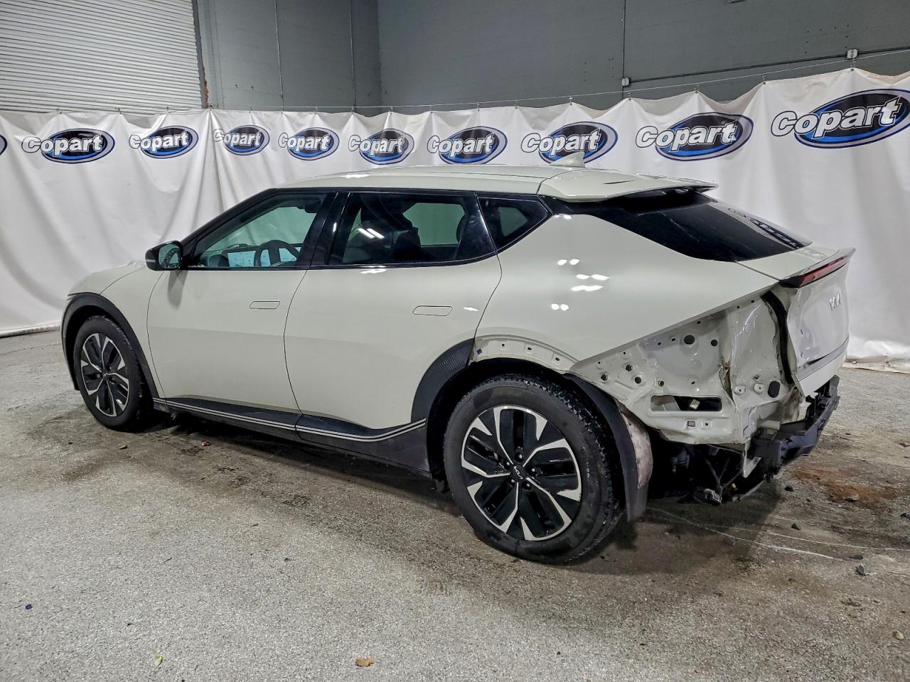 2023 KIA EV6 LIGHT photo 5