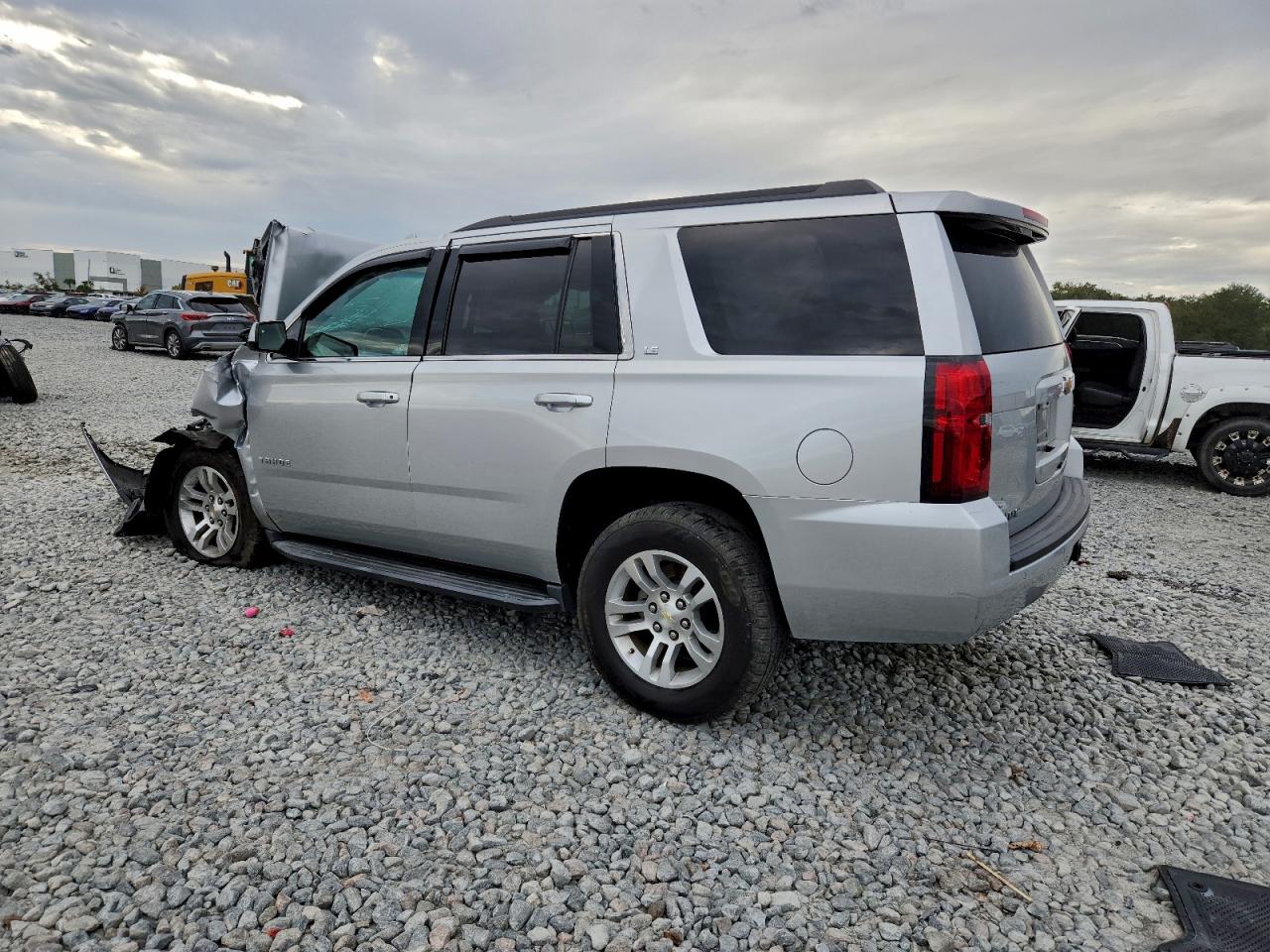 2015 CHEVROLET TAHOE C1500 LS photo 2