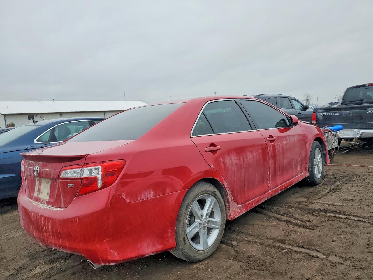 2014 TOYOTA CAMRY L photo 3