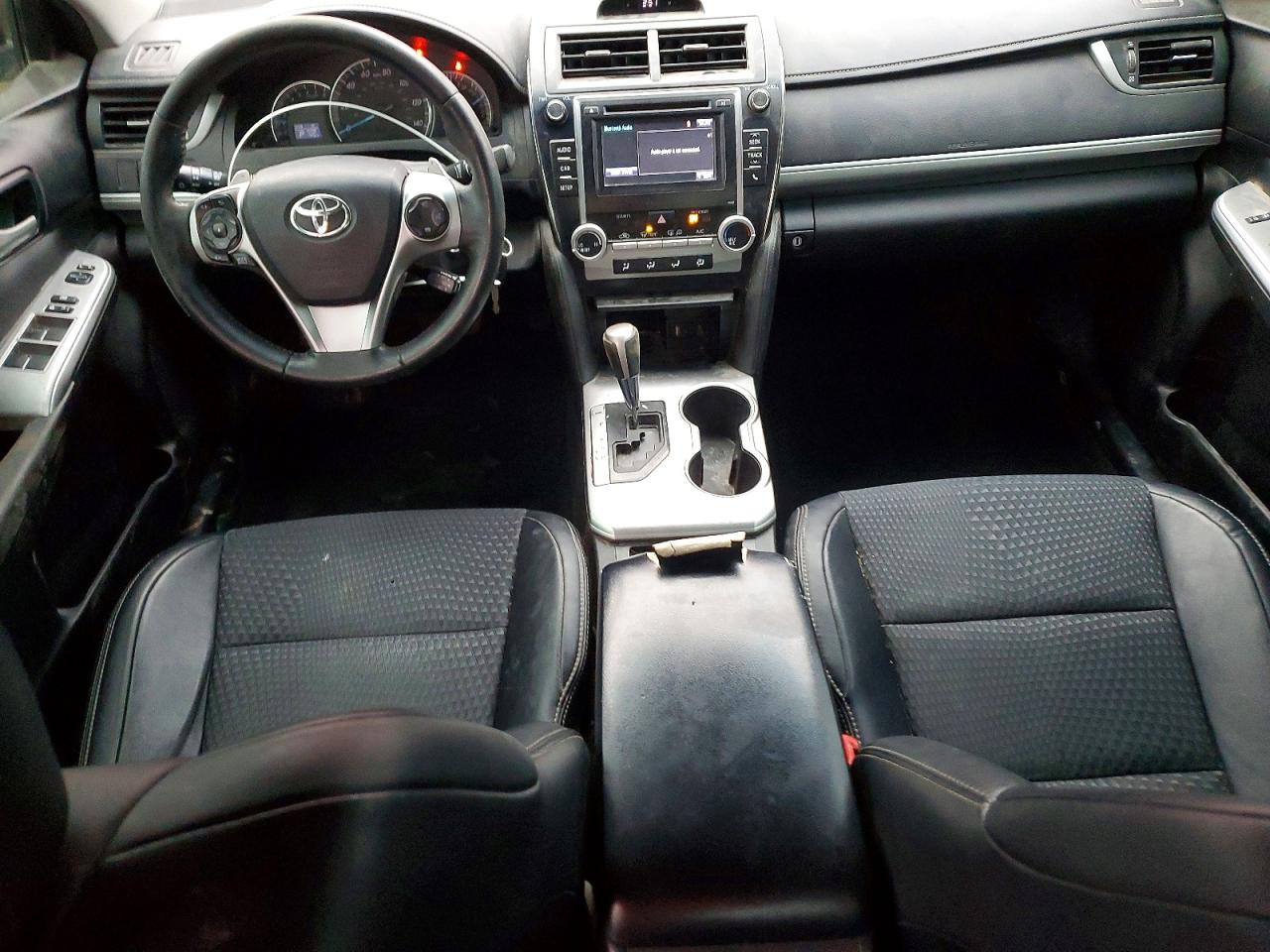 2014 TOYOTA CAMRY L photo 8