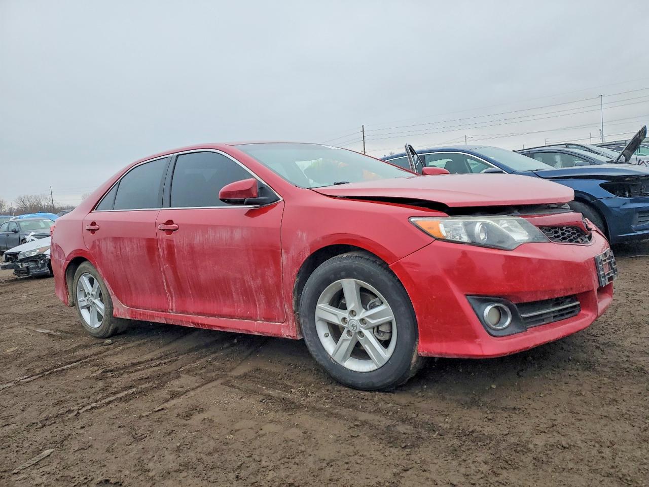 2014 TOYOTA CAMRY L photo 4