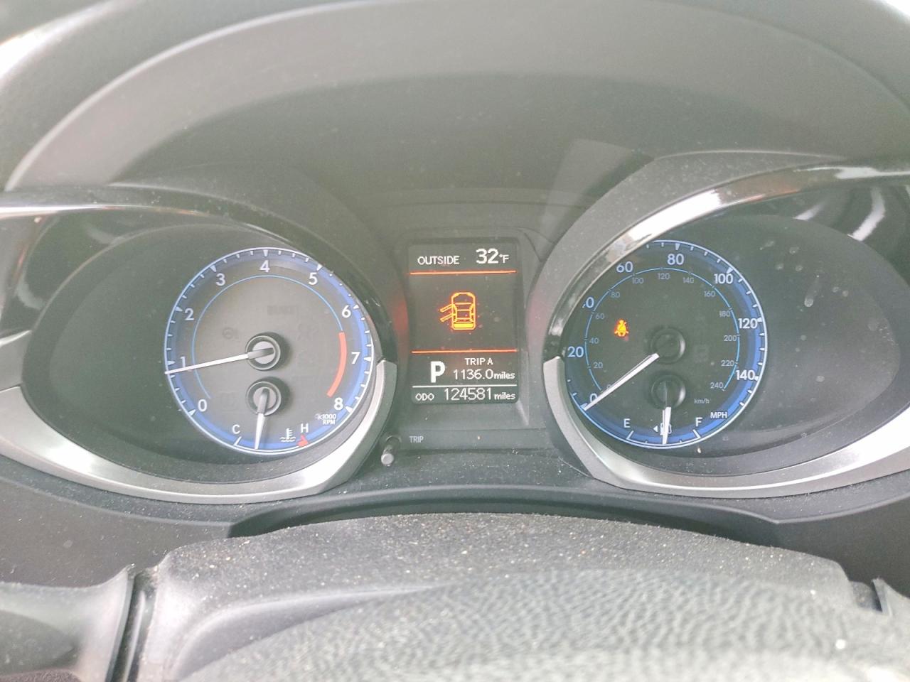 2016 TOYOTA COROLLA L photo 9
