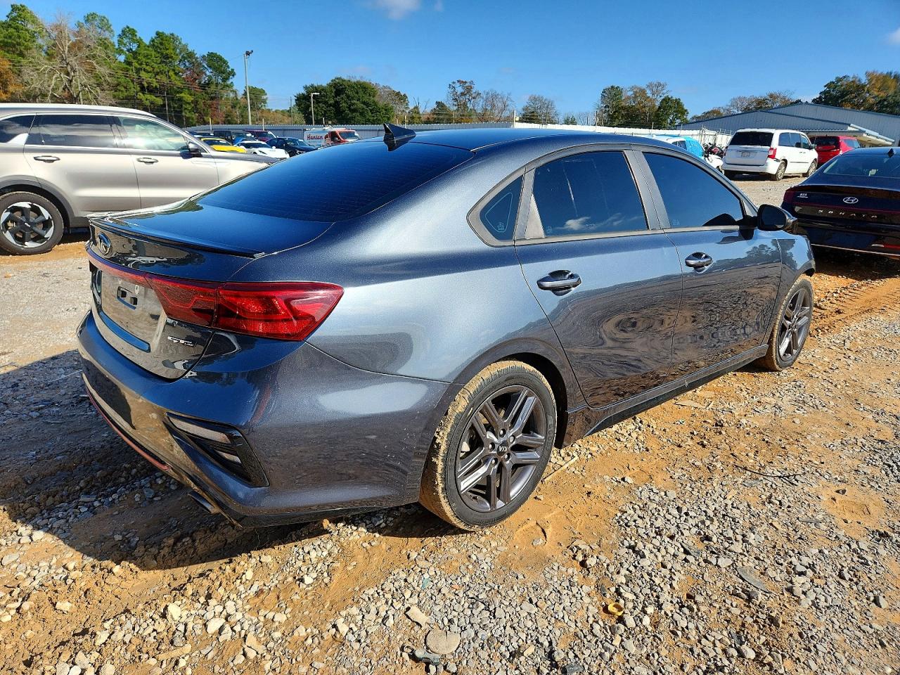 2021 KIA FORTE GT LINE photo 3