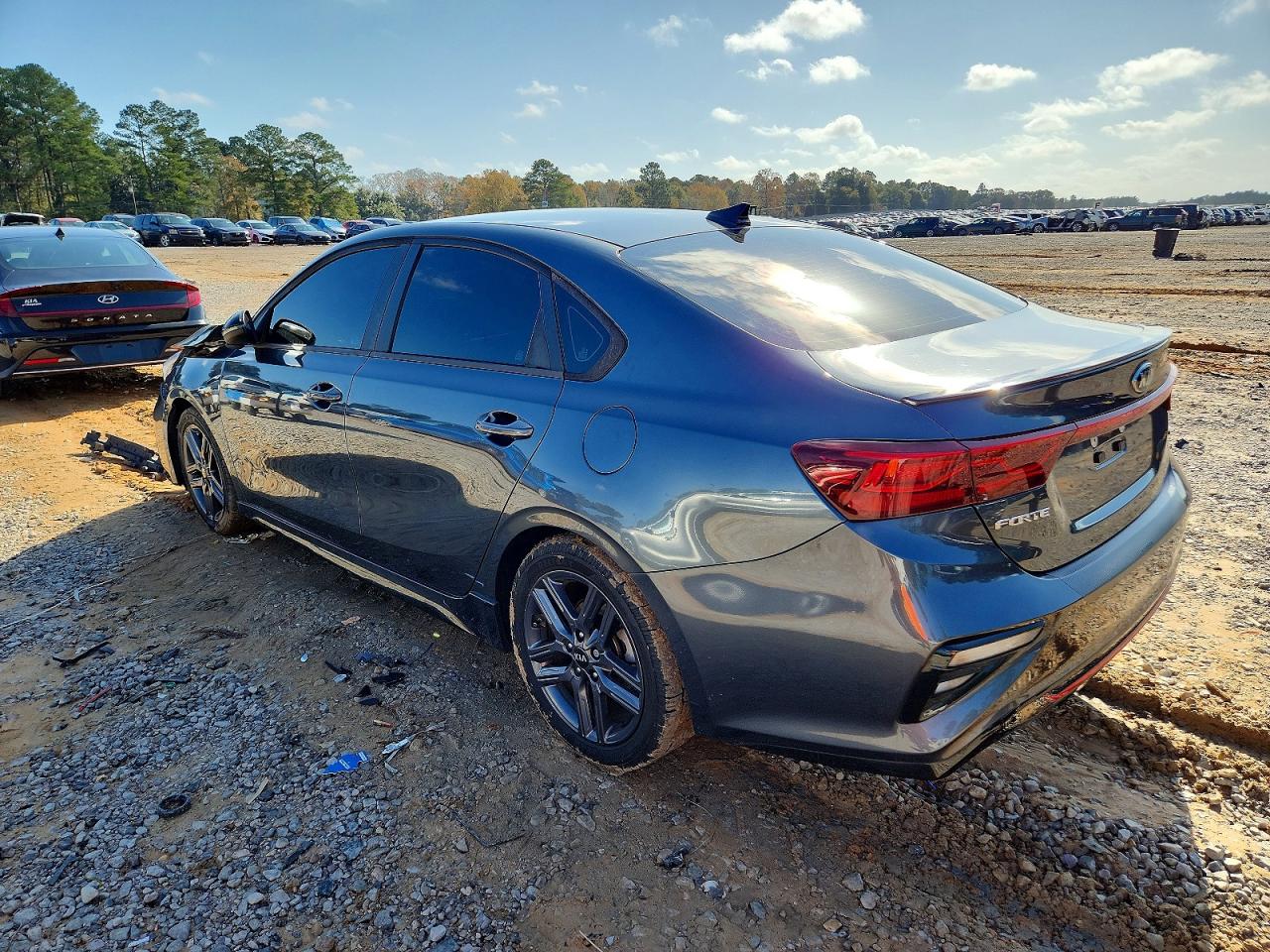 2021 KIA FORTE GT LINE photo 2