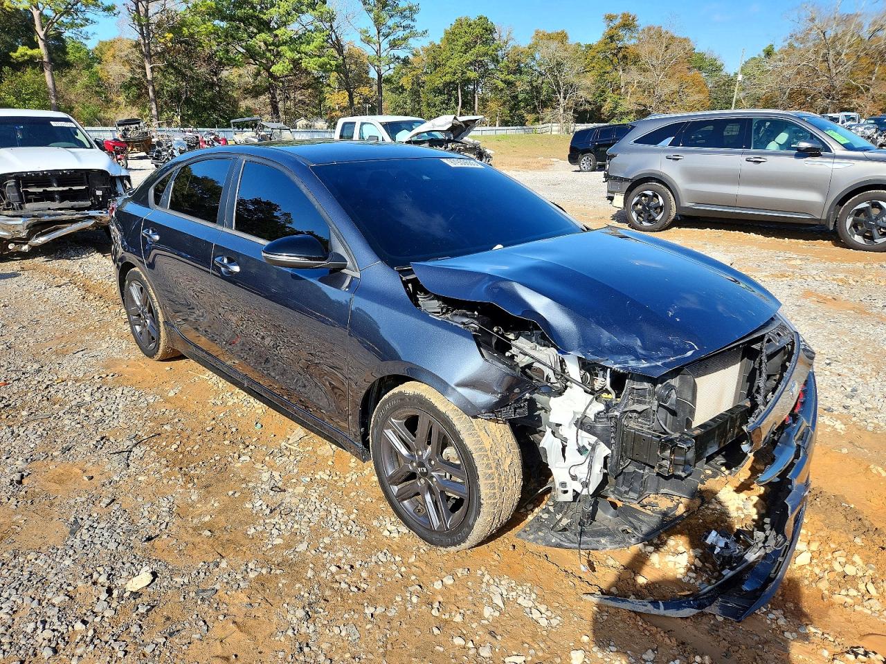 2021 KIA FORTE GT LINE photo 4