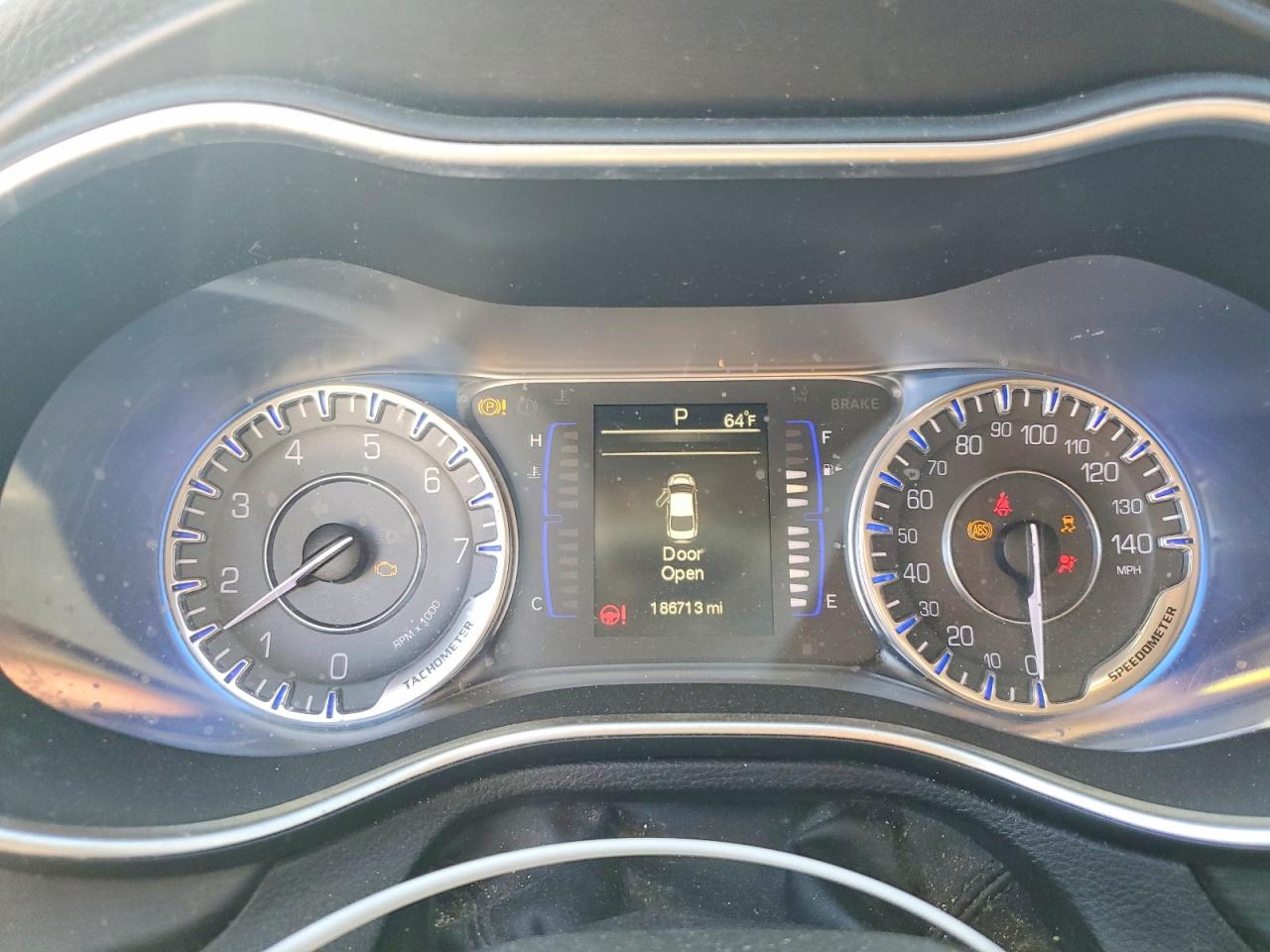 2015 CHRYSLER 200 LIMITED photo 9