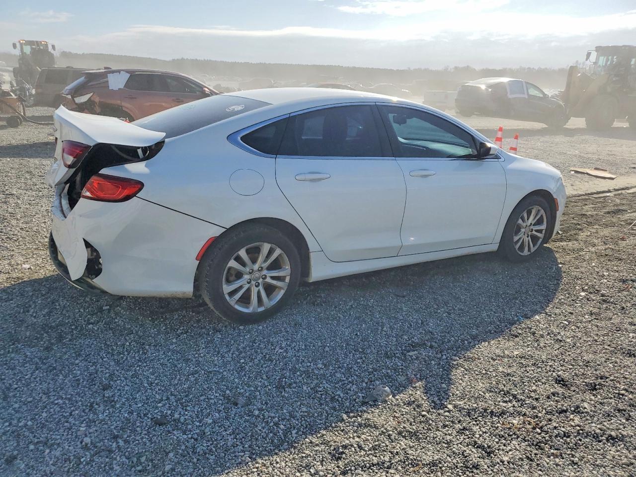 2015 CHRYSLER 200 LIMITED photo 3