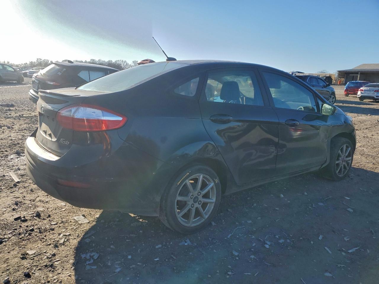 2019 FORD FIESTA SE photo 3