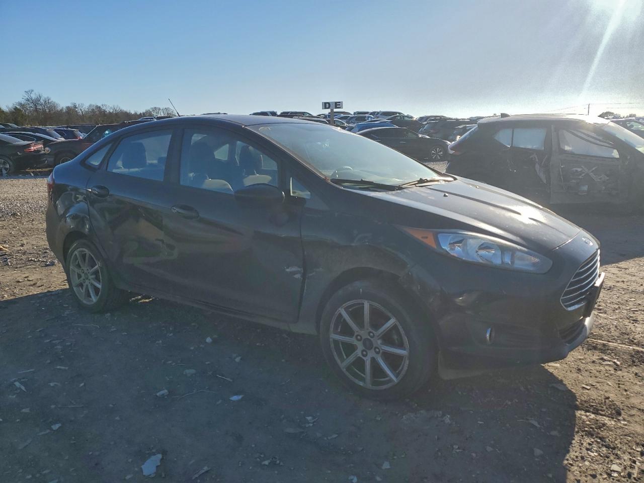 2019 FORD FIESTA SE photo 4
