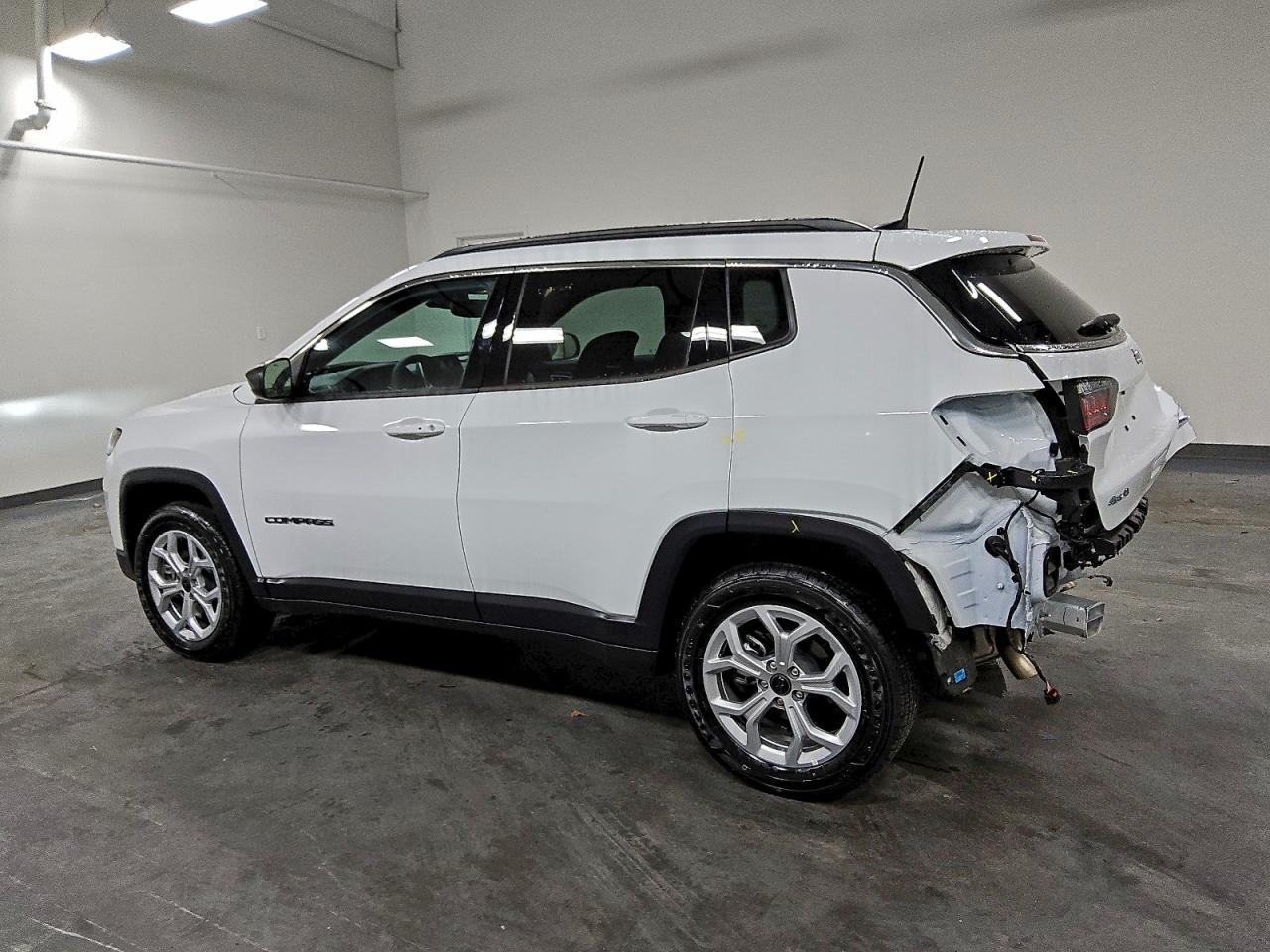 2025 JEEP COMPASS LATITUDE photo 2
