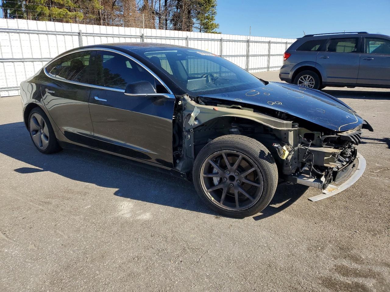 2018 TESLA MODEL 3 photo 4