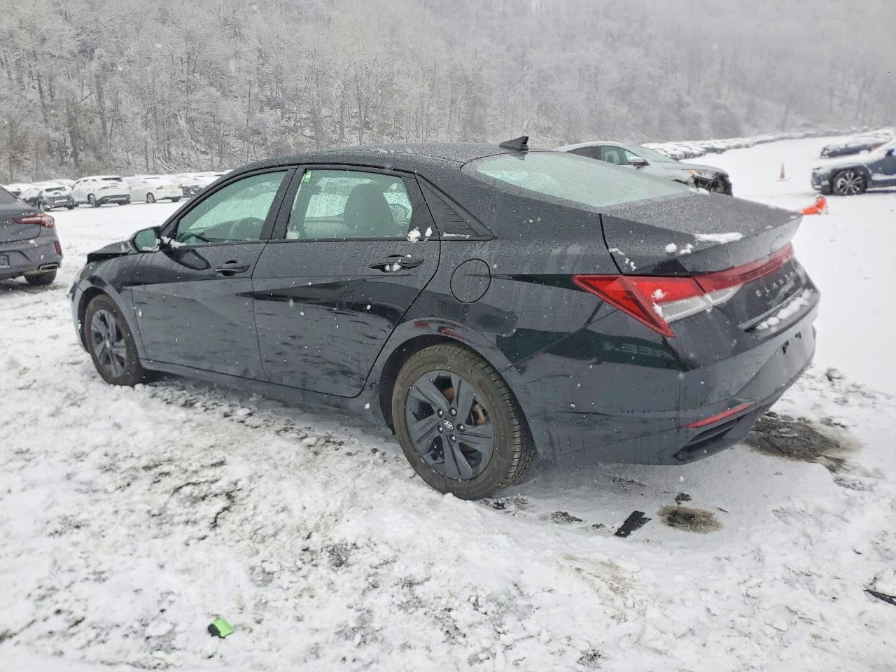 2022 HYUNDAI ELANTRA SEL photo 2
