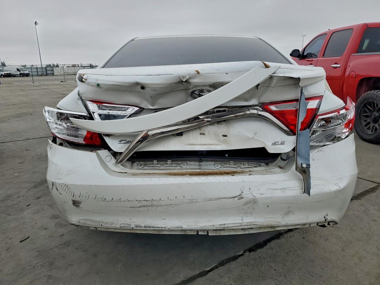 2017 TOYOTA CAMRY photo 6