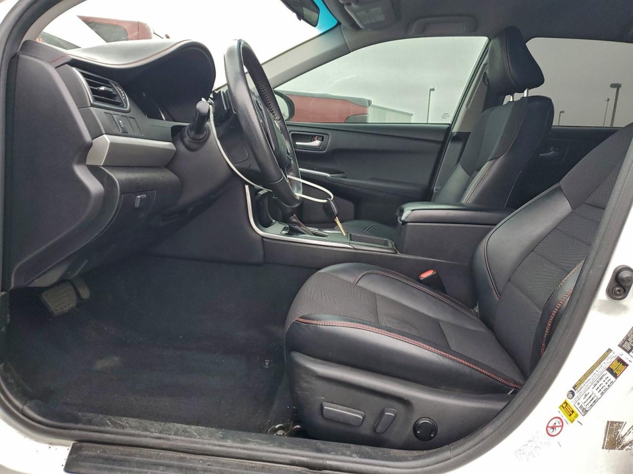2017 TOYOTA CAMRY photo 7