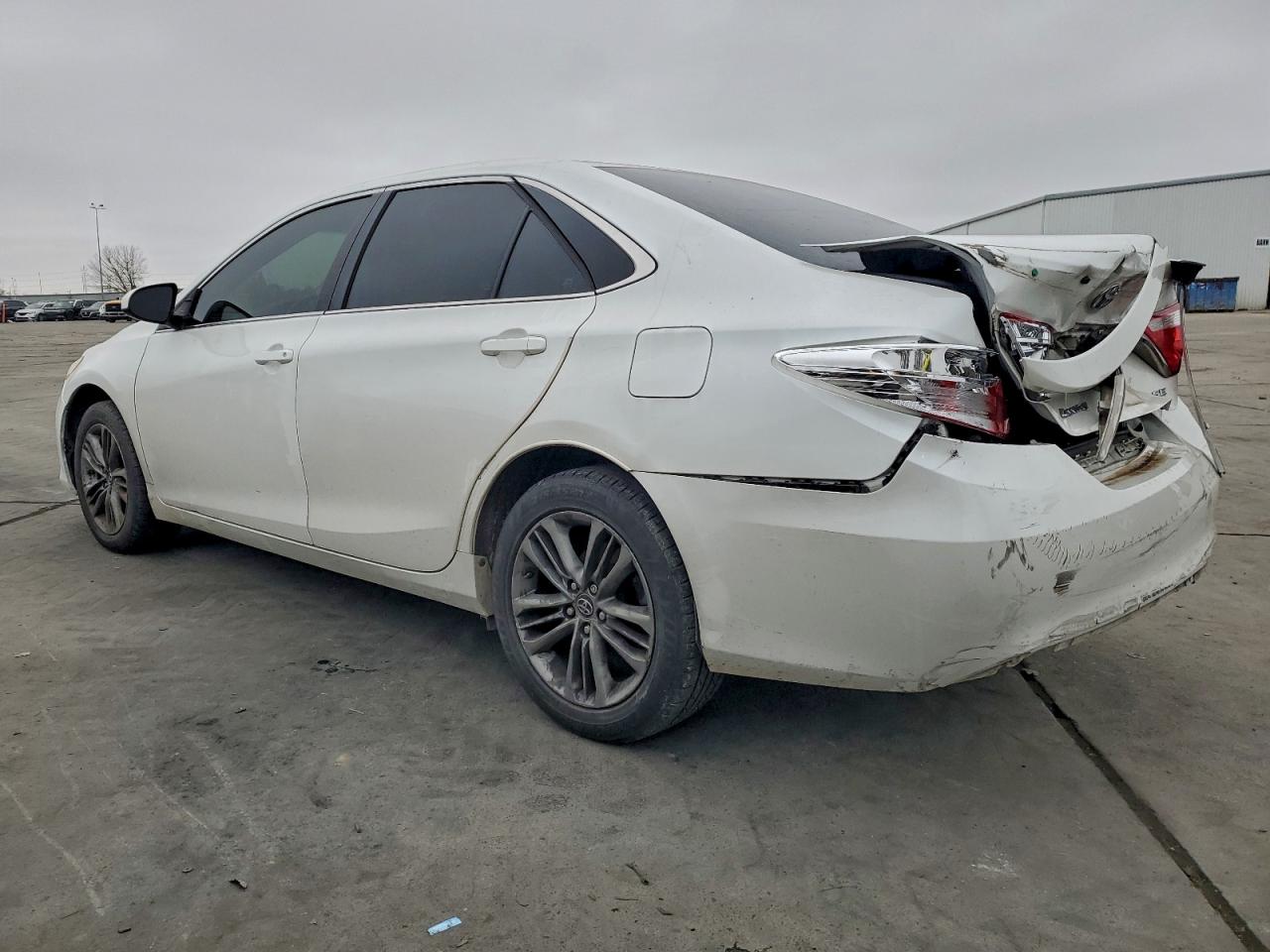 2017 TOYOTA CAMRY photo 2
