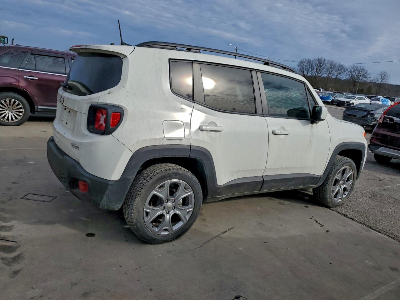 2019 JEEP RENEGADE LATITUDE photo 3