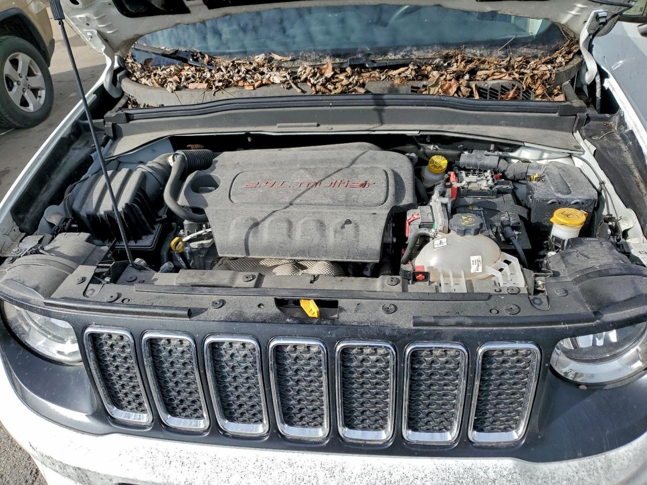 2019 JEEP RENEGADE LATITUDE photo 12