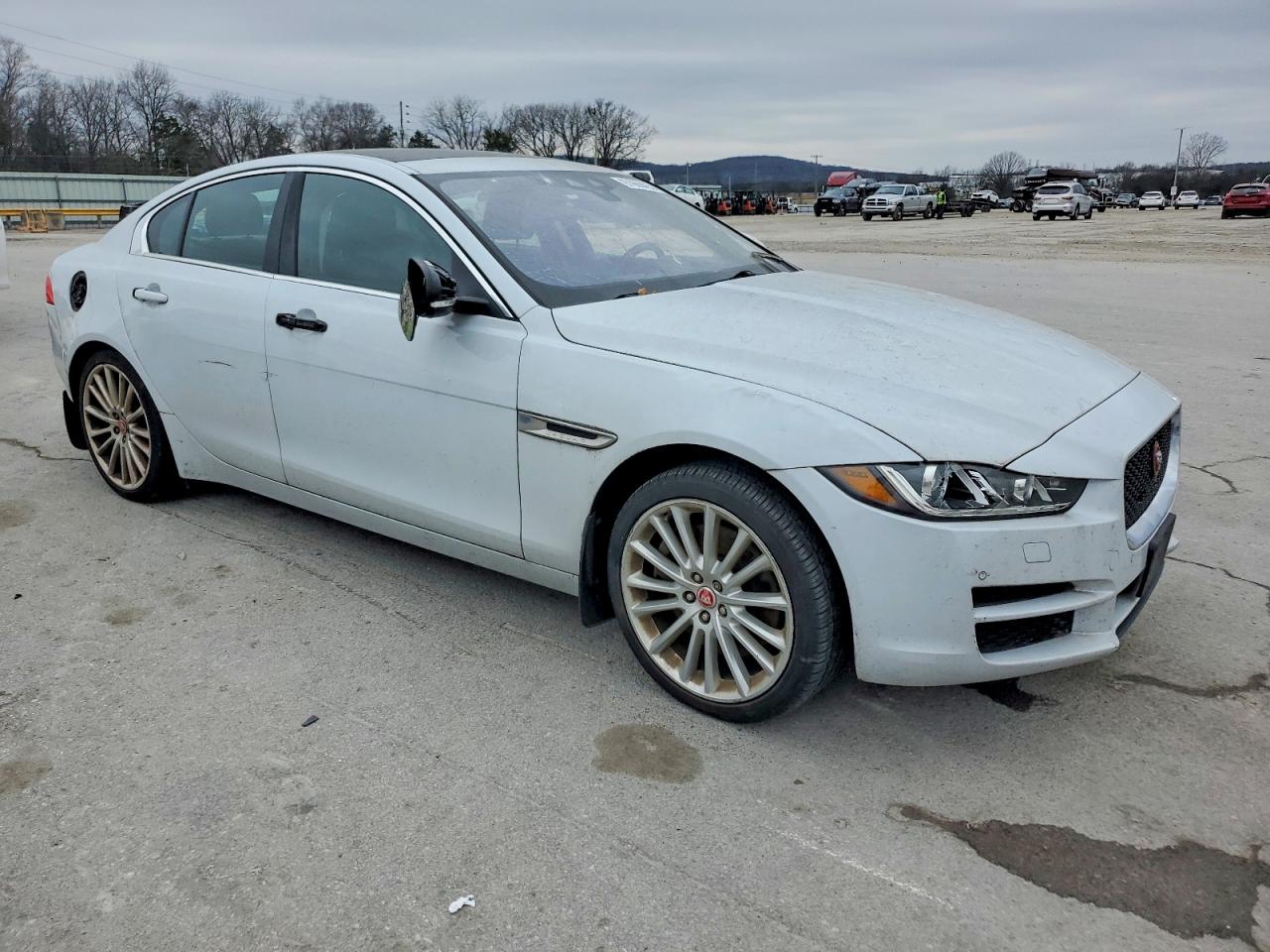 2017 JAGUAR XE FIRST EDITION photo 4