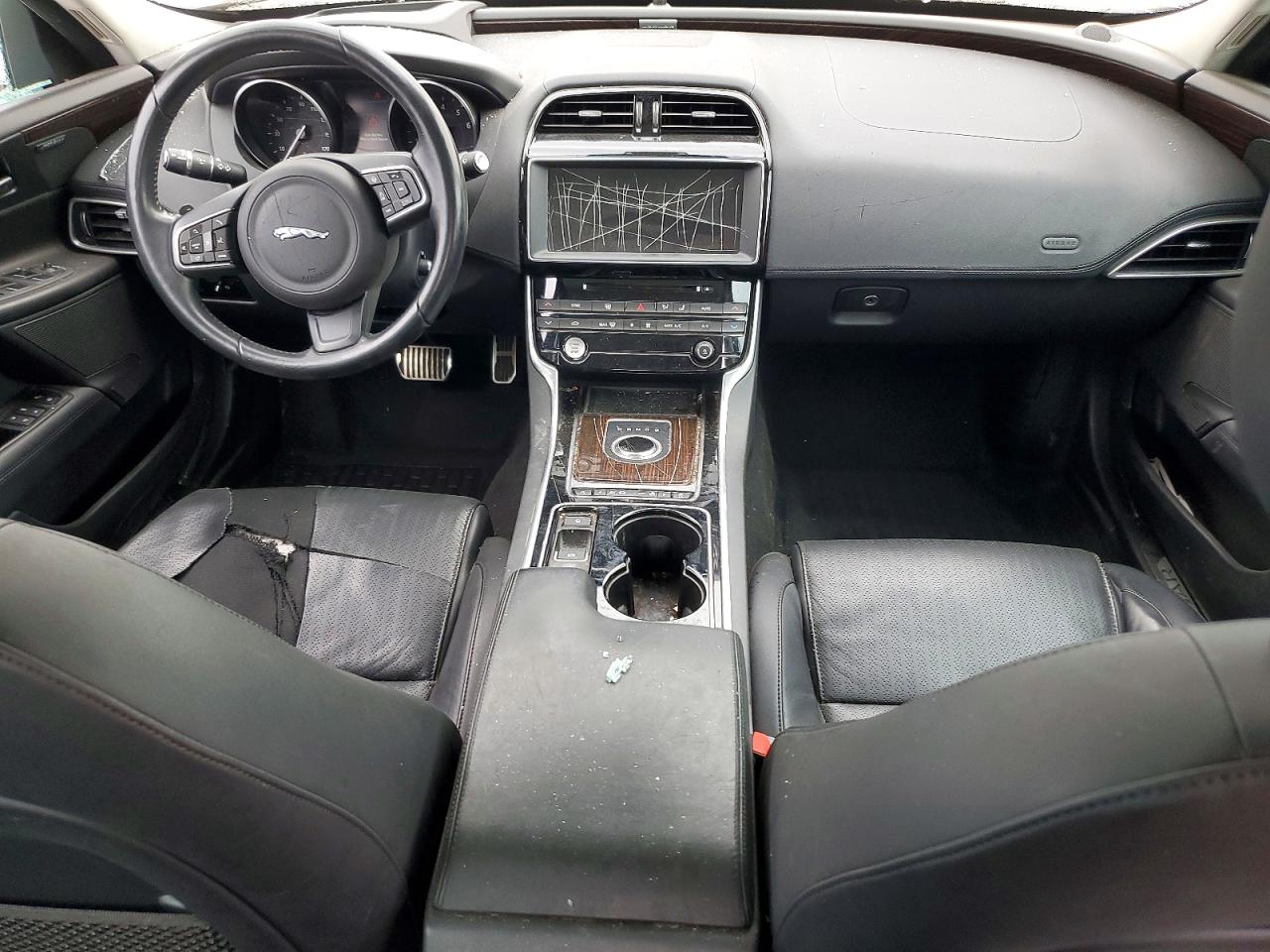 2017 JAGUAR XE FIRST EDITION photo 8