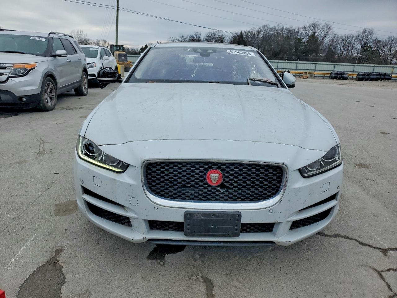 2017 JAGUAR XE FIRST EDITION photo 5