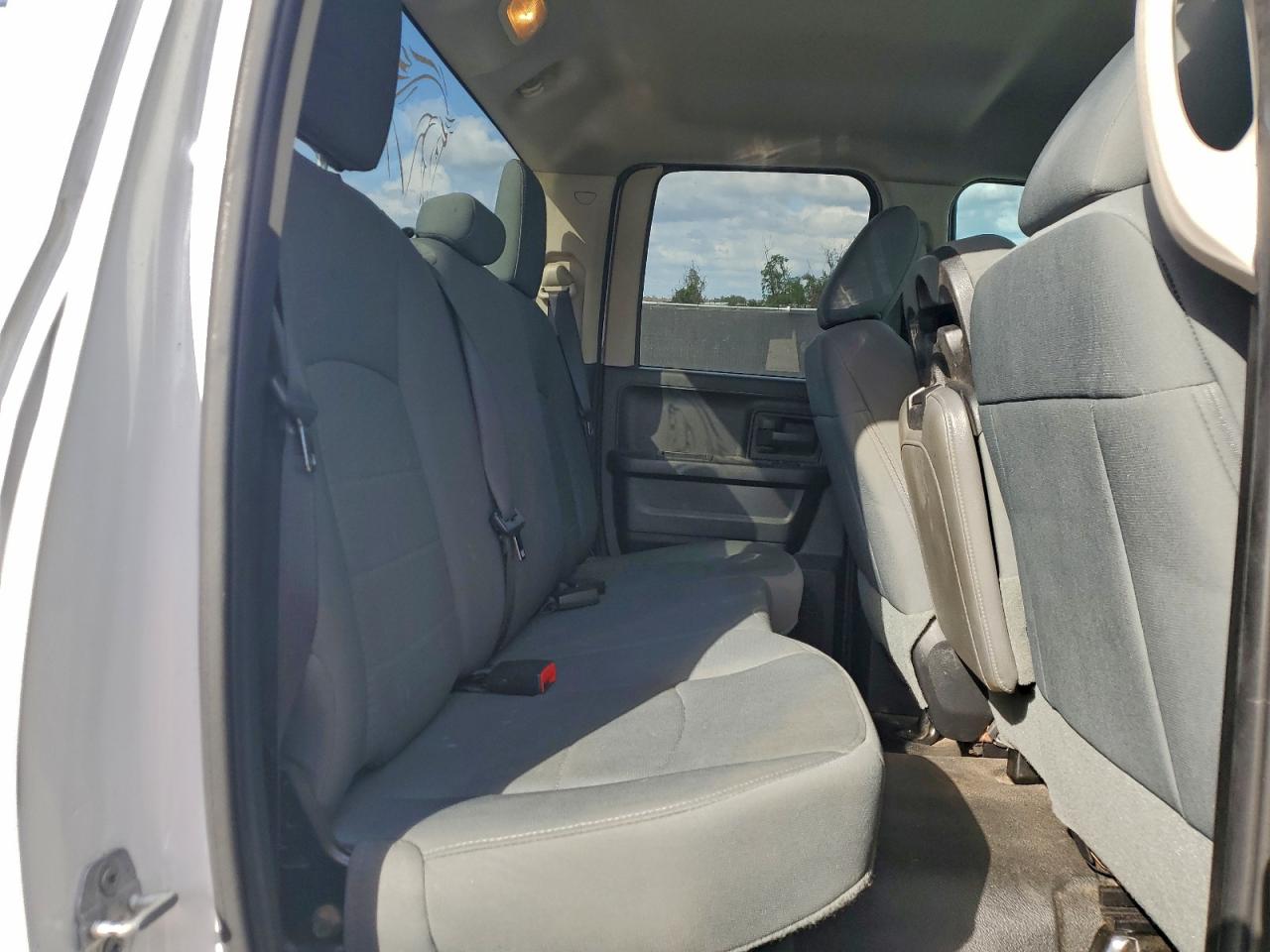 2015 RAM 1500 ST photo 10