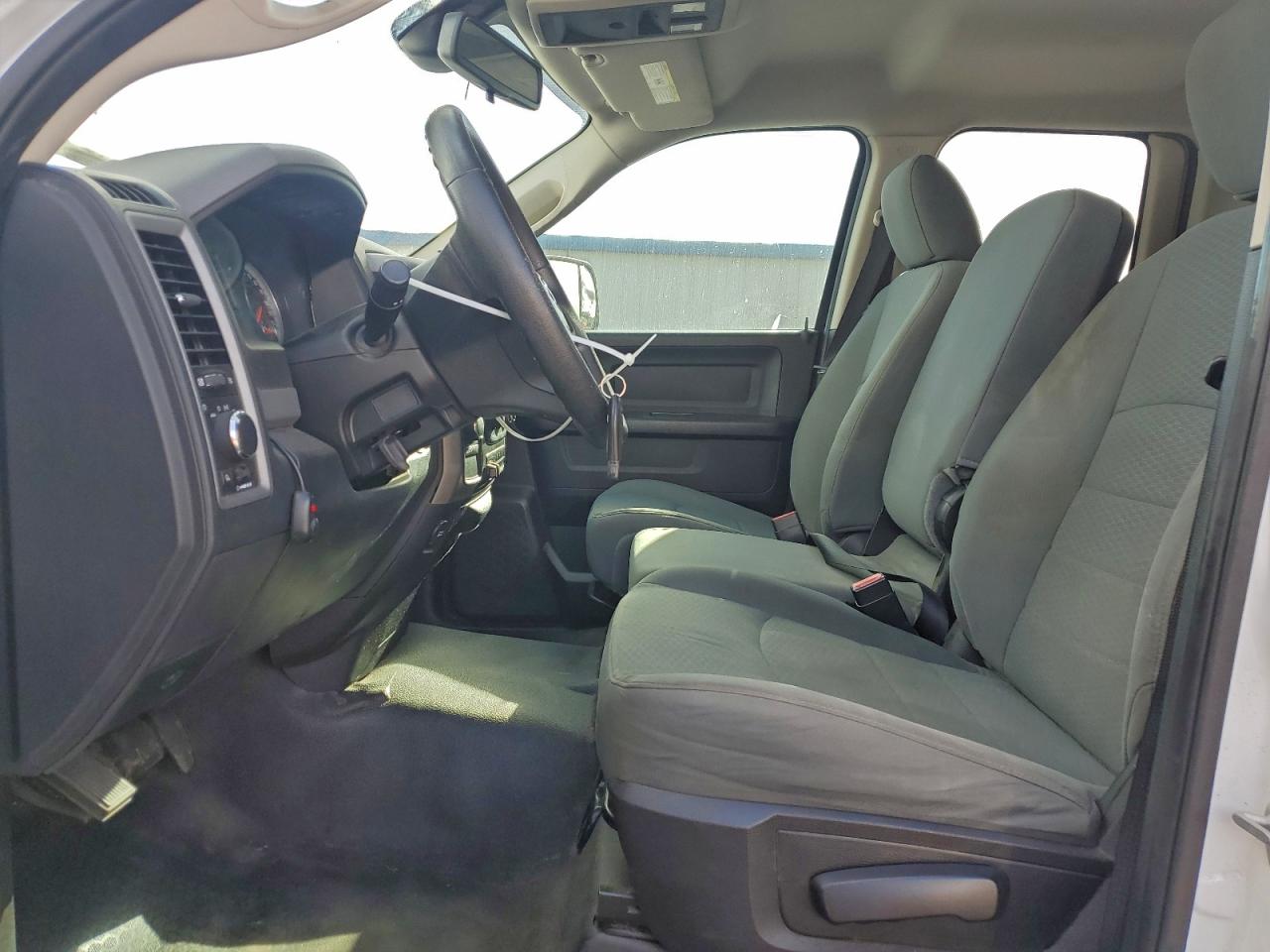 2015 RAM 1500 ST photo 7