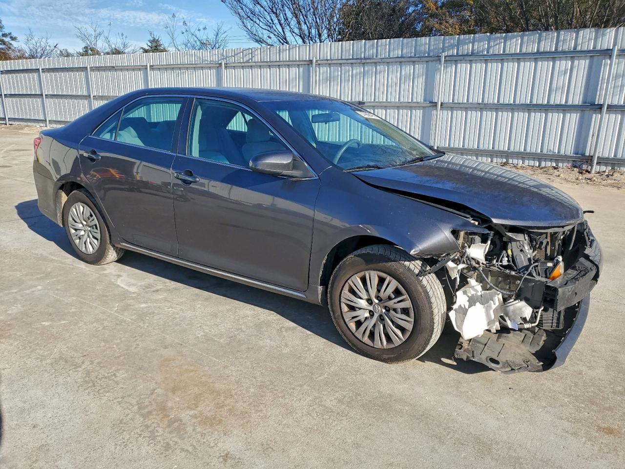 2013 TOYOTA CAMRY L photo 4