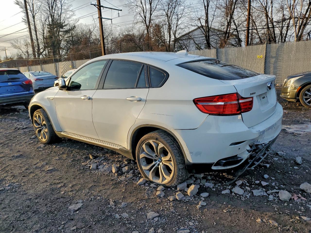 2014 BMW X6 XDRIVE50I photo 2