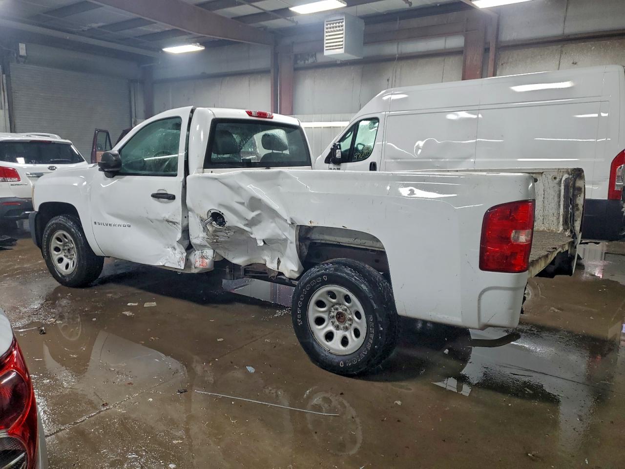 2009 CHEVROLET SILVERADO C1500 photo 2