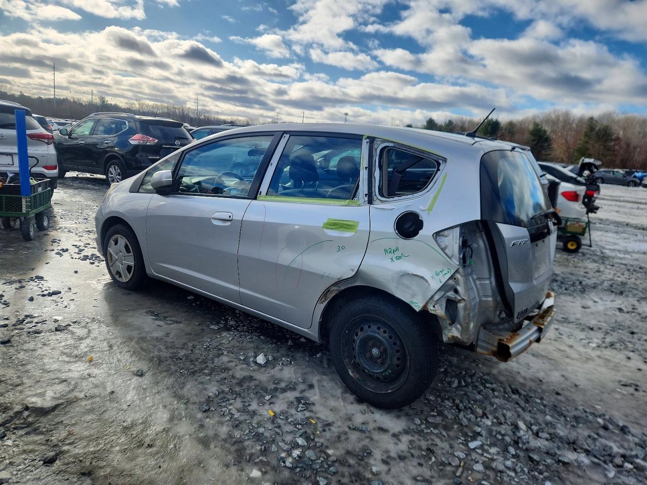 2013 HONDA FIT photo 2