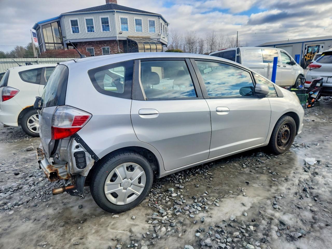 2013 HONDA FIT photo 3