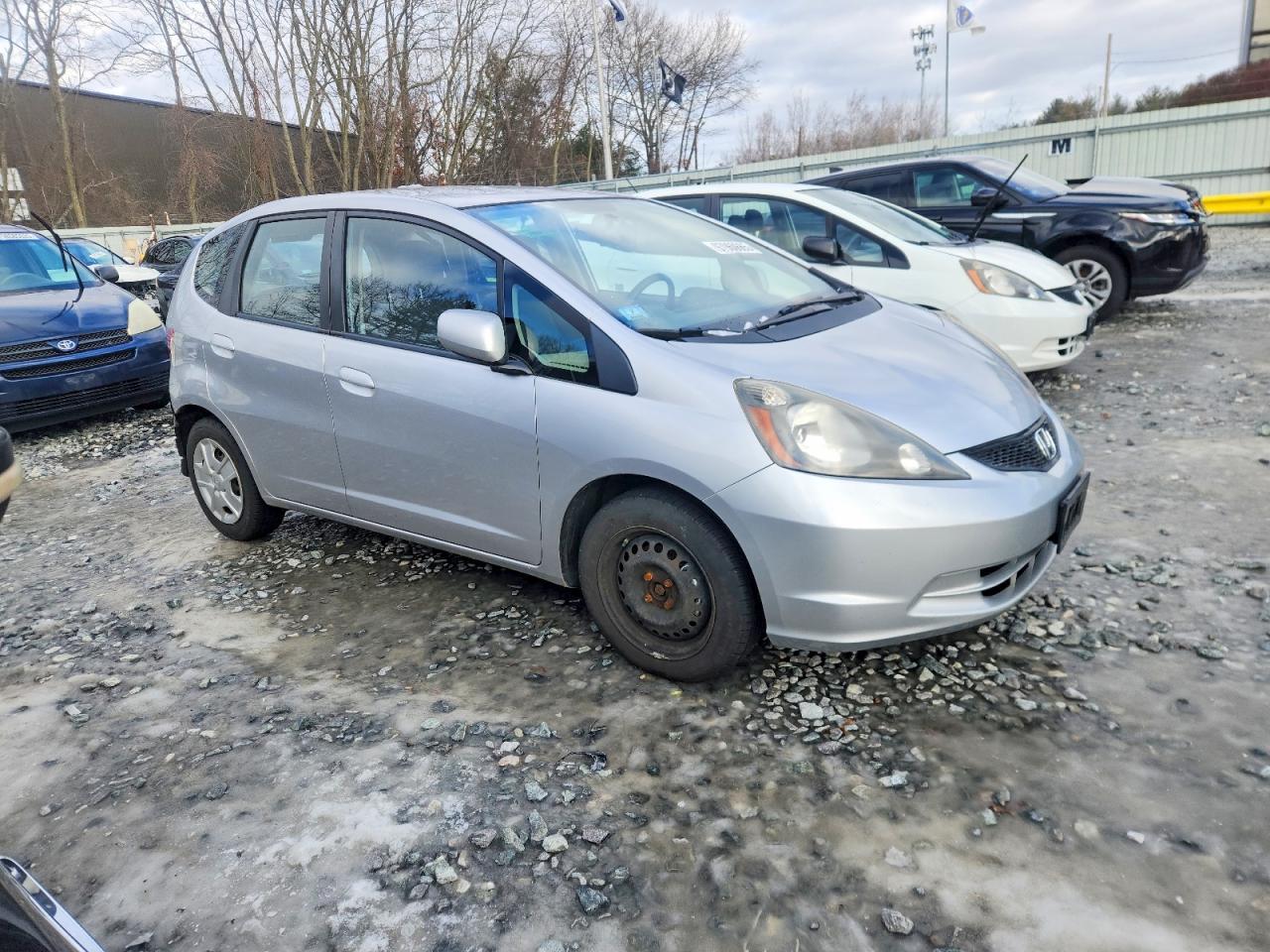 2013 HONDA FIT photo 4