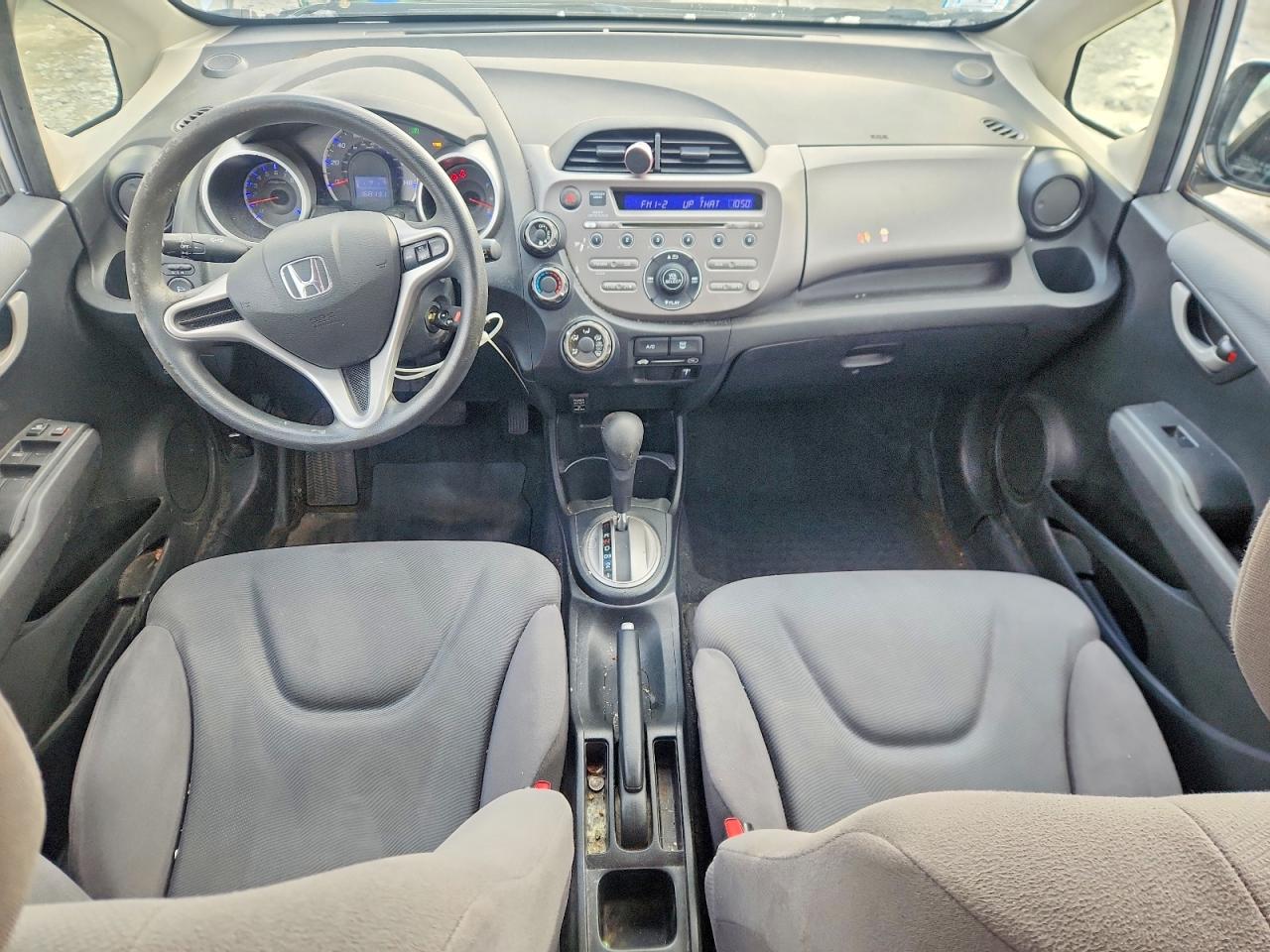 2013 HONDA FIT photo 8