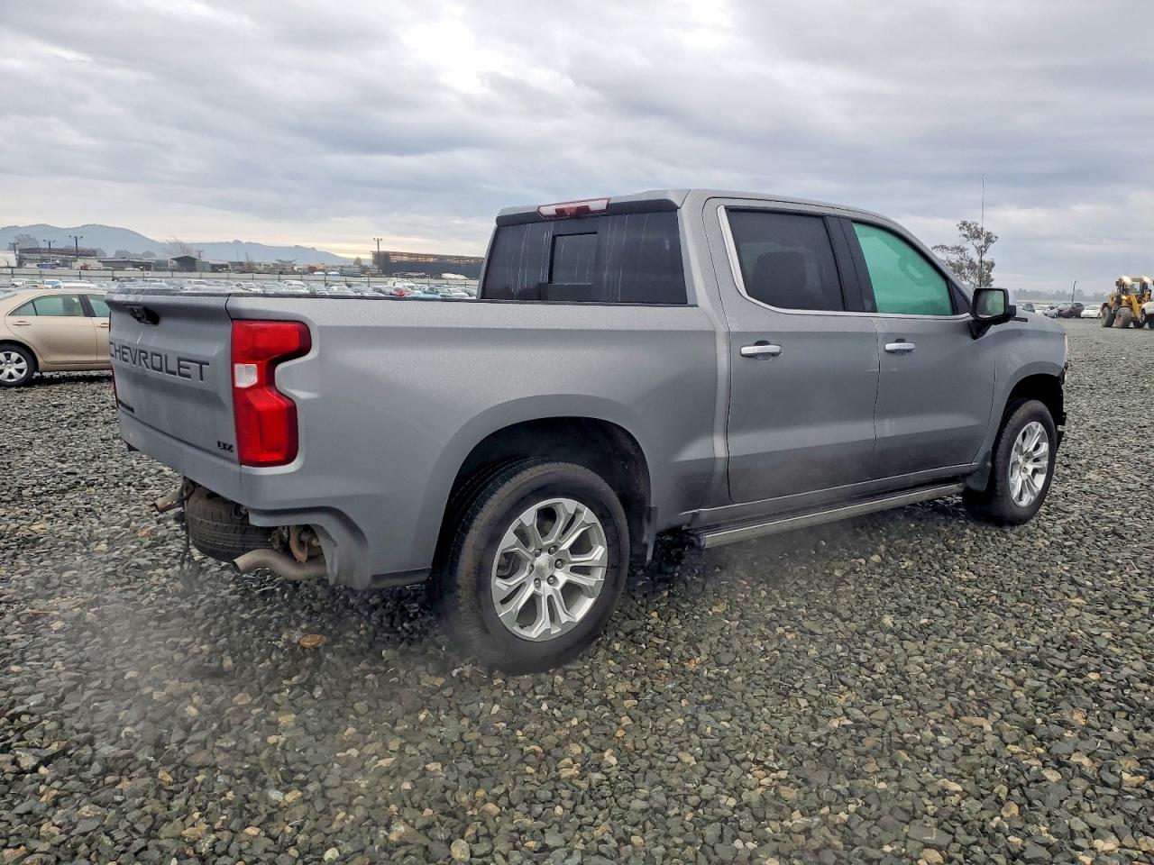 2023 CHEVROLET SILVERADO K1500 LTZ photo 3