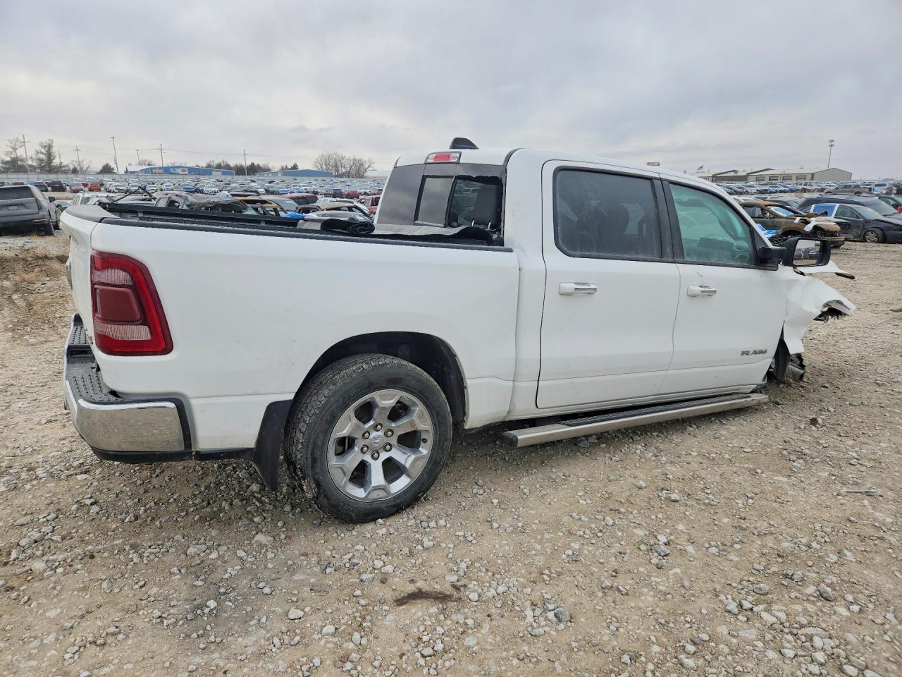 2019 RAM 1500 BIG HORN/LONE STAR photo 3