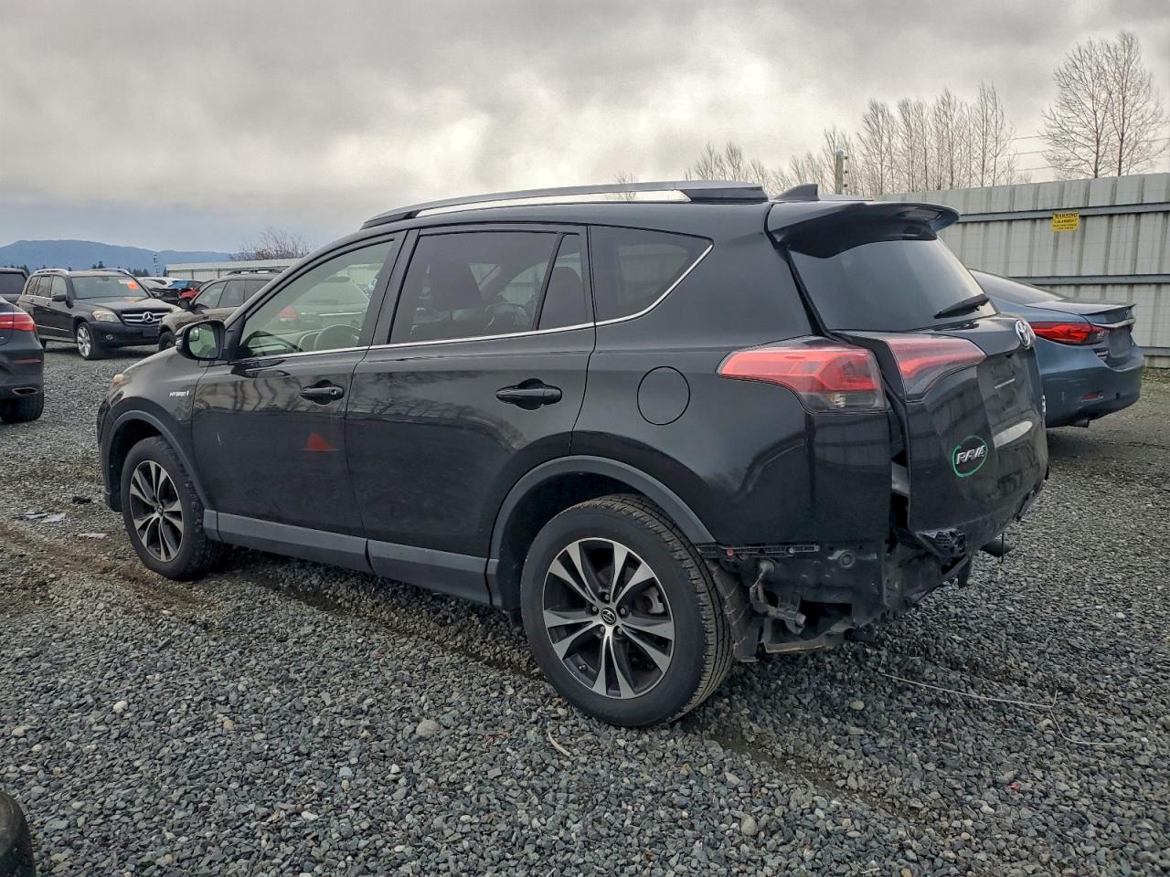 2017 TOYOTA RAV4 HV LE photo 2