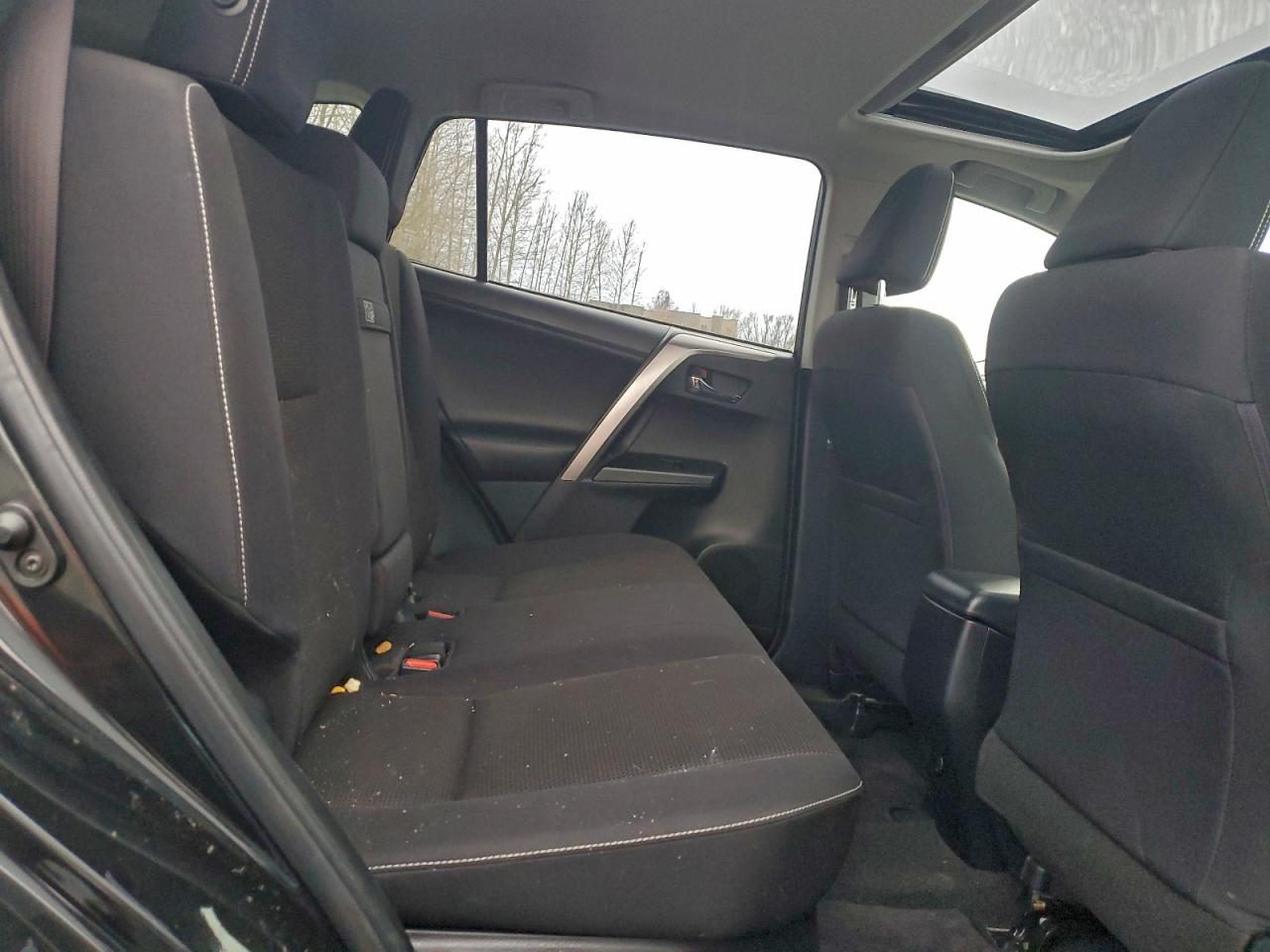 2017 TOYOTA RAV4 HV LE photo 11