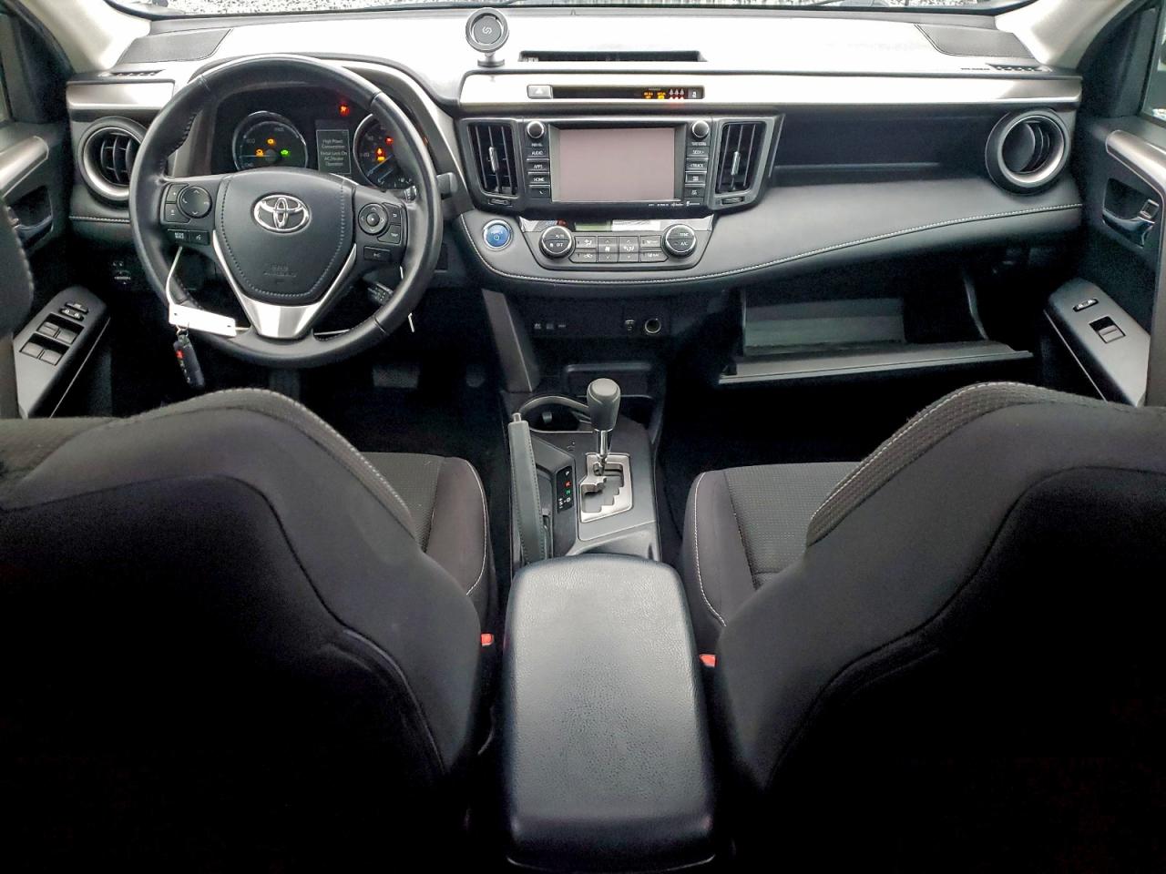 2017 TOYOTA RAV4 HV LE photo 8