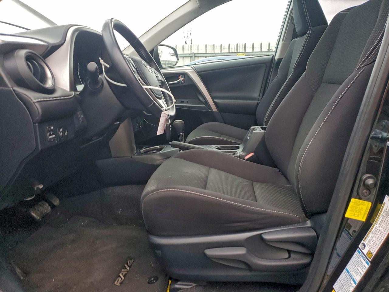 2017 TOYOTA RAV4 HV LE photo 7